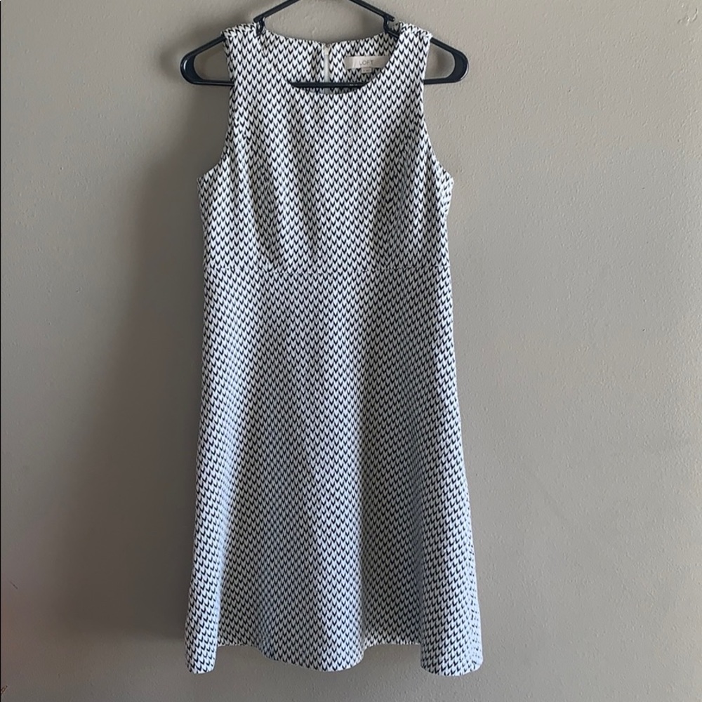 Beautiful and simple Ann Taylor Loft dress Sz4